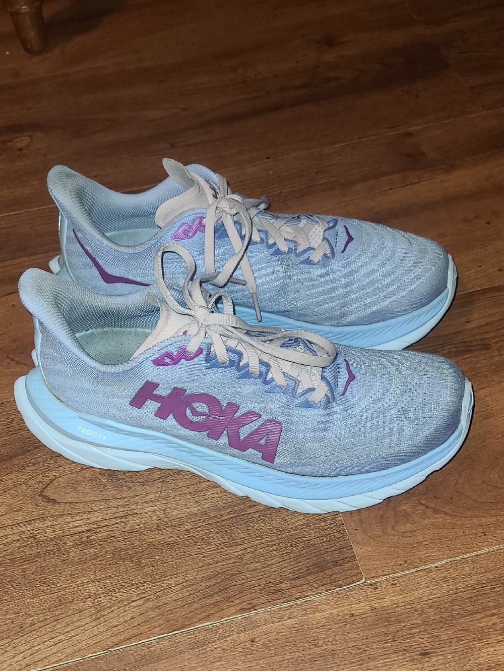 Hoka Womens Light Blue Sneakers with Purple Logo Size 9b